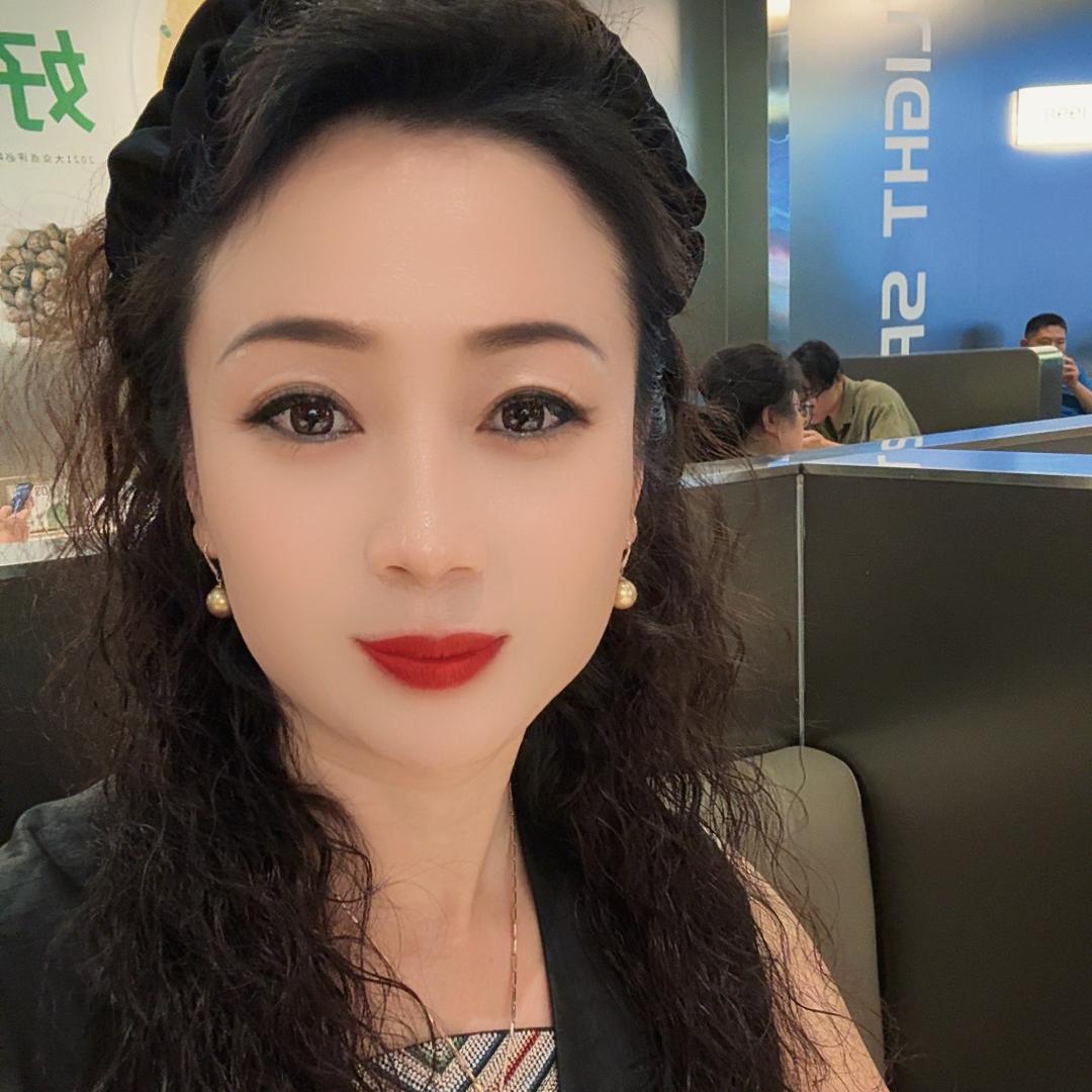 瑞莲裳品行高端女装