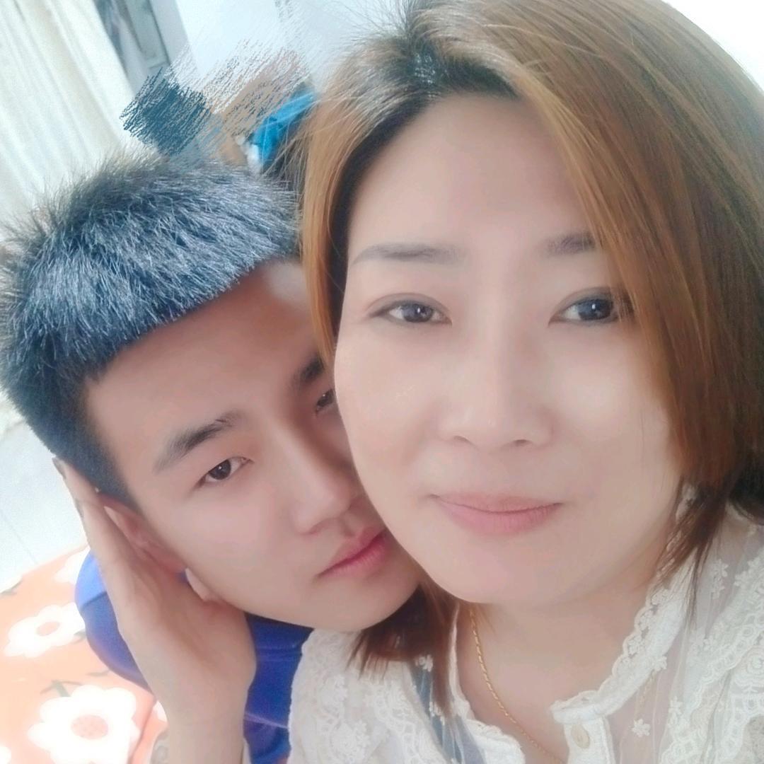 我是来自保定卖木门的静姐