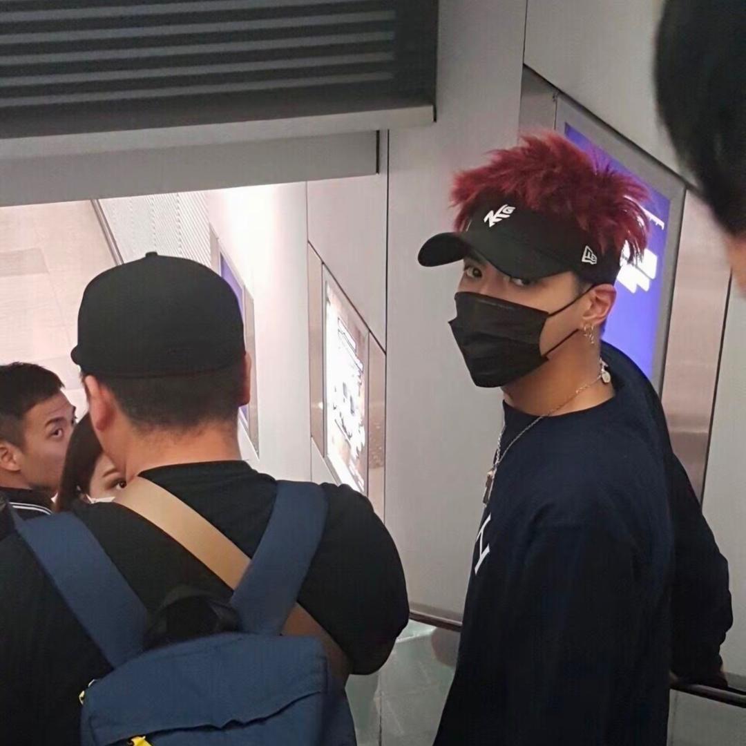 玻璃也在流眼泪