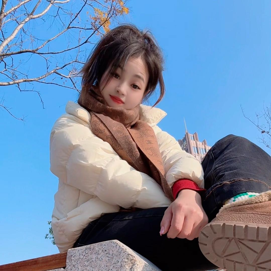 小美☘️