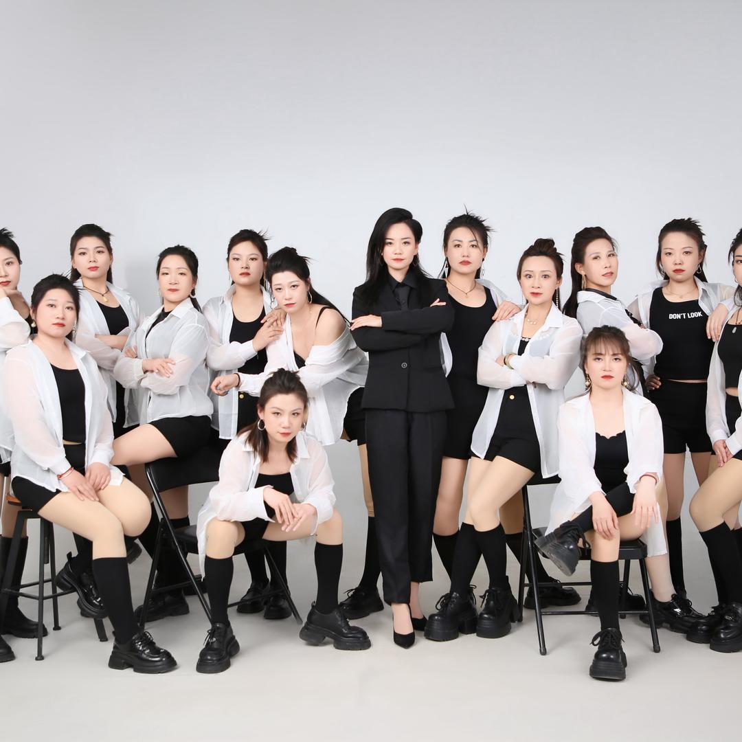 辣妹鼓舞💃团长王晖