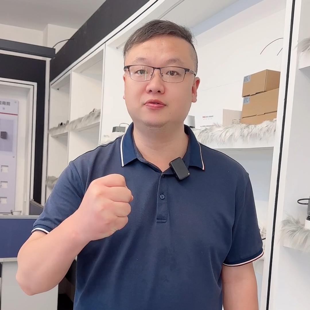 澳克士照明陈通