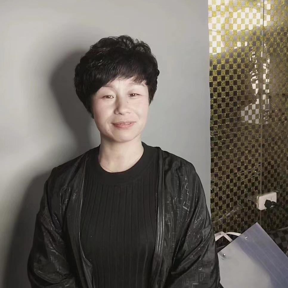 英子