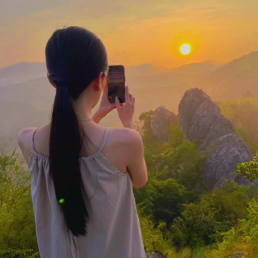 冯馨妍yiui