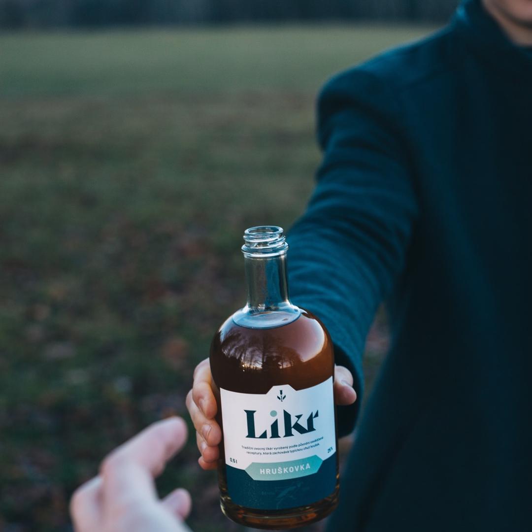 泉秀街道刘春斌鞋服经营部（个体工商户）