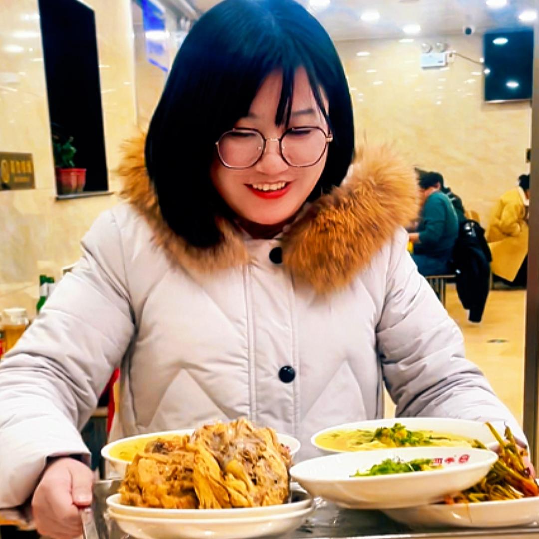 贪吃又贪玩的小水