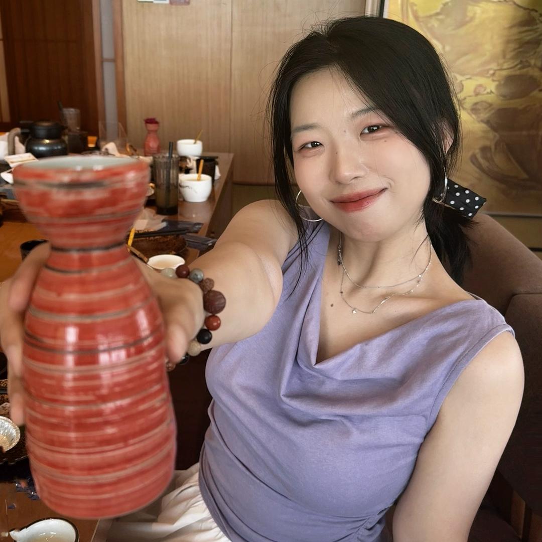 小灰晒月光