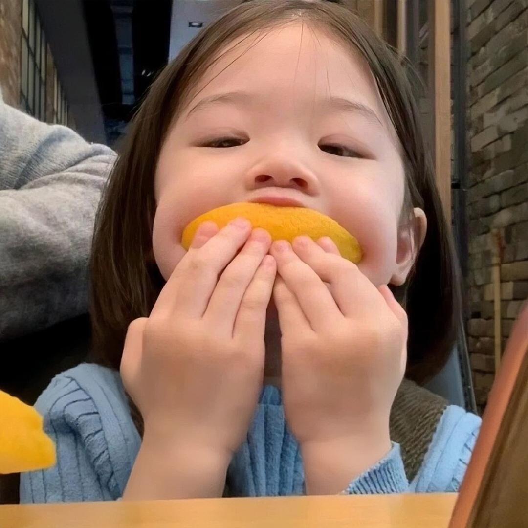 爱吃甜食的小姐姐