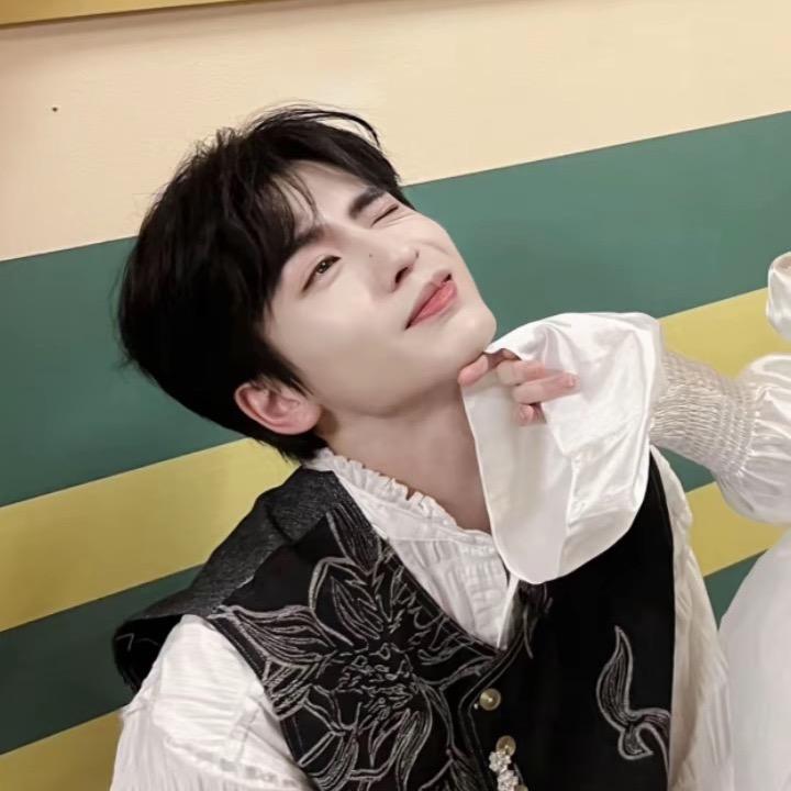 垂头丧气的香蕉🍌