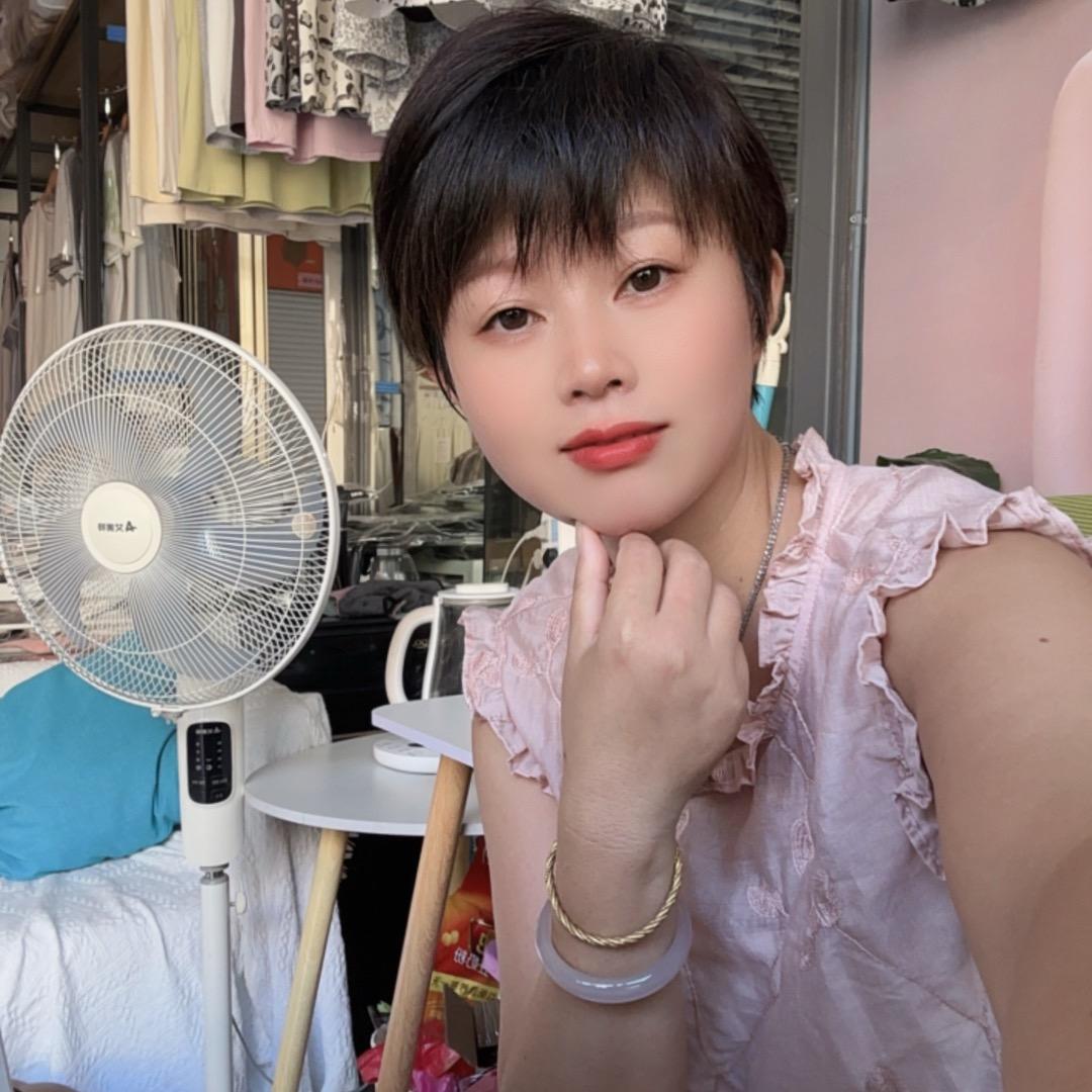 傅村四海铭门19栋古蒂花内衣店78年暄姐