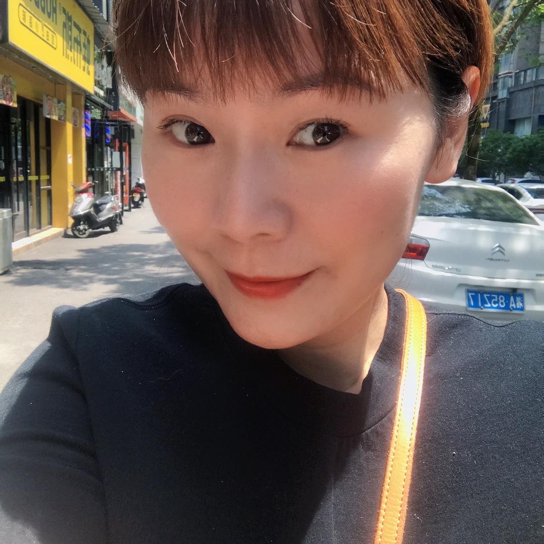 迪迪🎀头像
