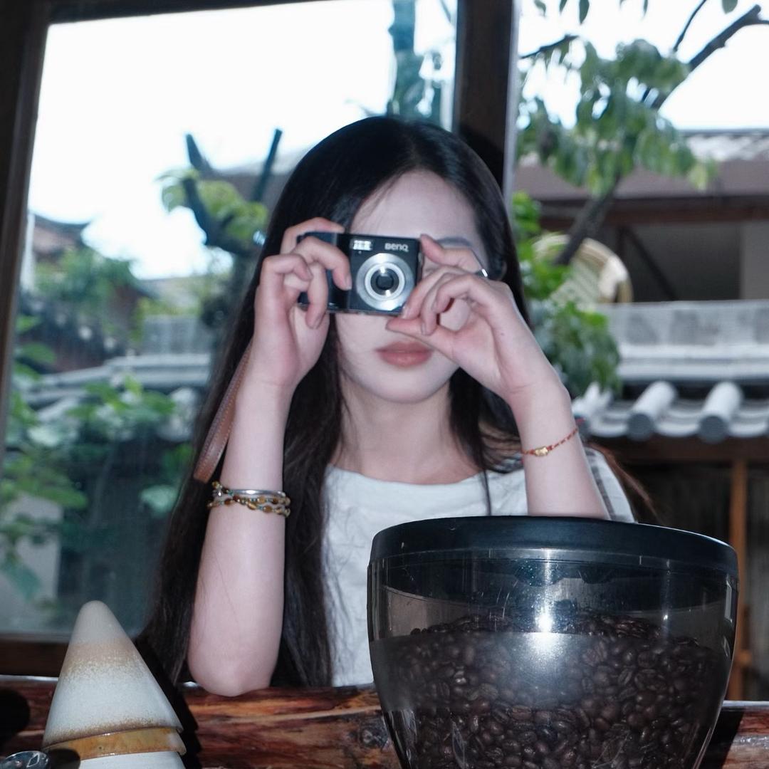 摊情