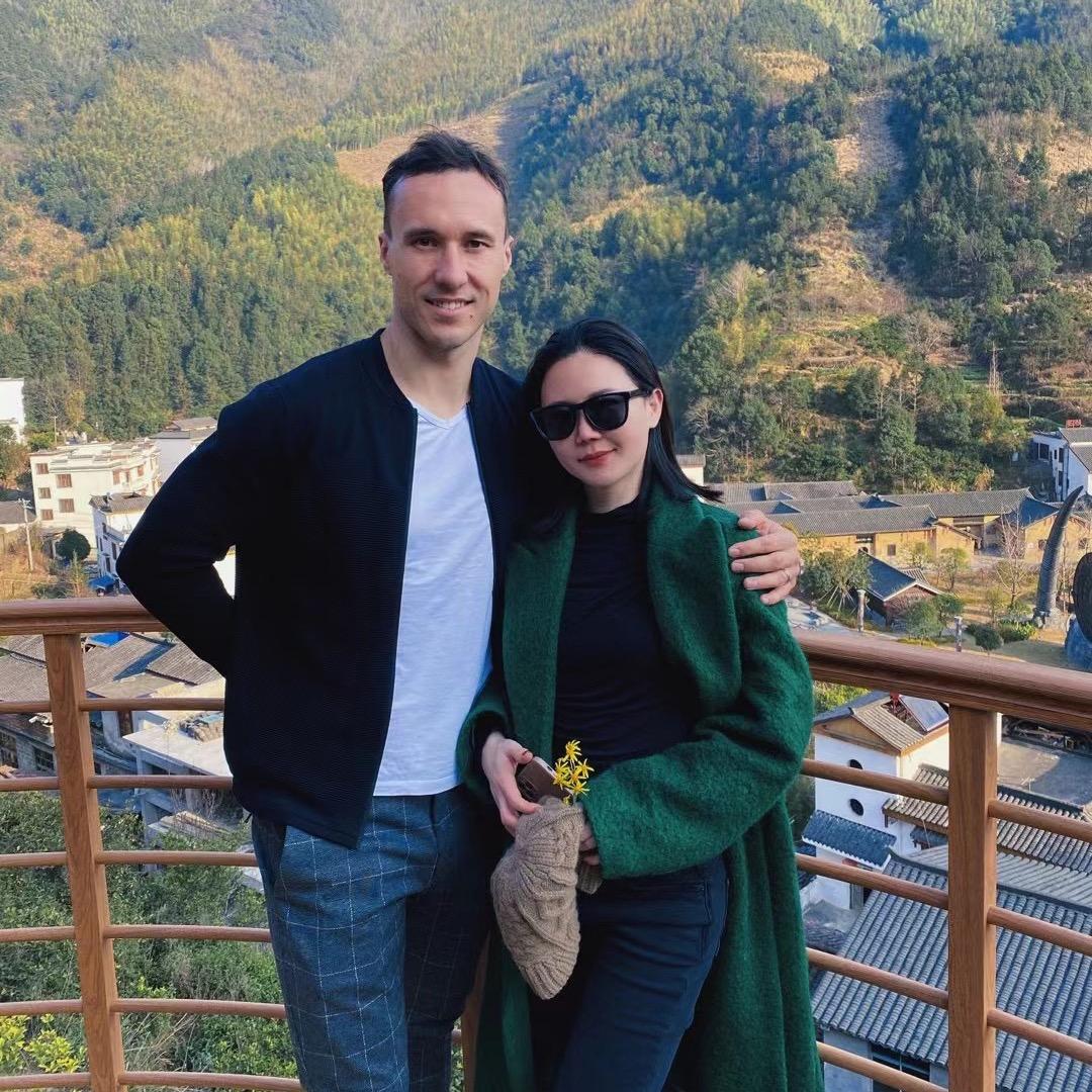 斯拉夫妇