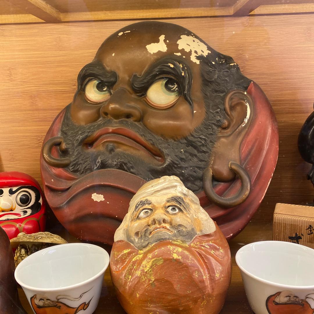 黑喵中古表店