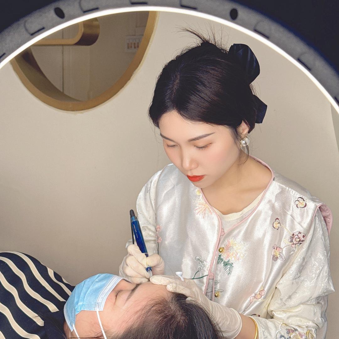 朱小姐的美妆店