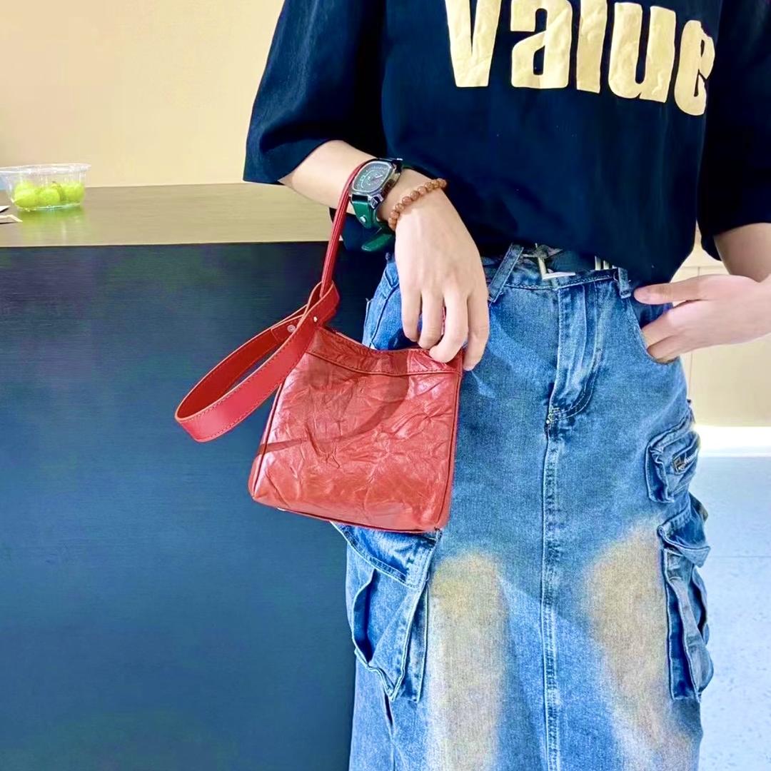 古企纳女包轻奢店