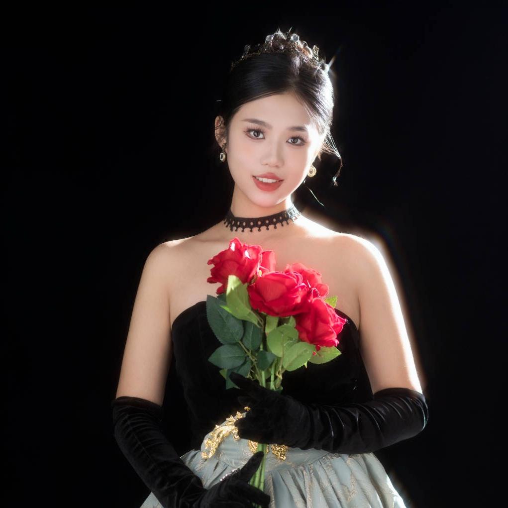 00后张轻燃在深圳