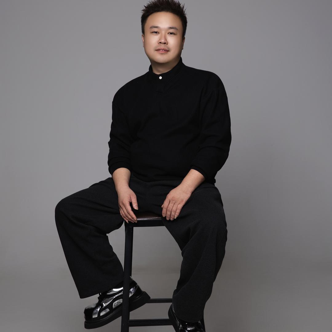 马龙   小霞形象公社总监