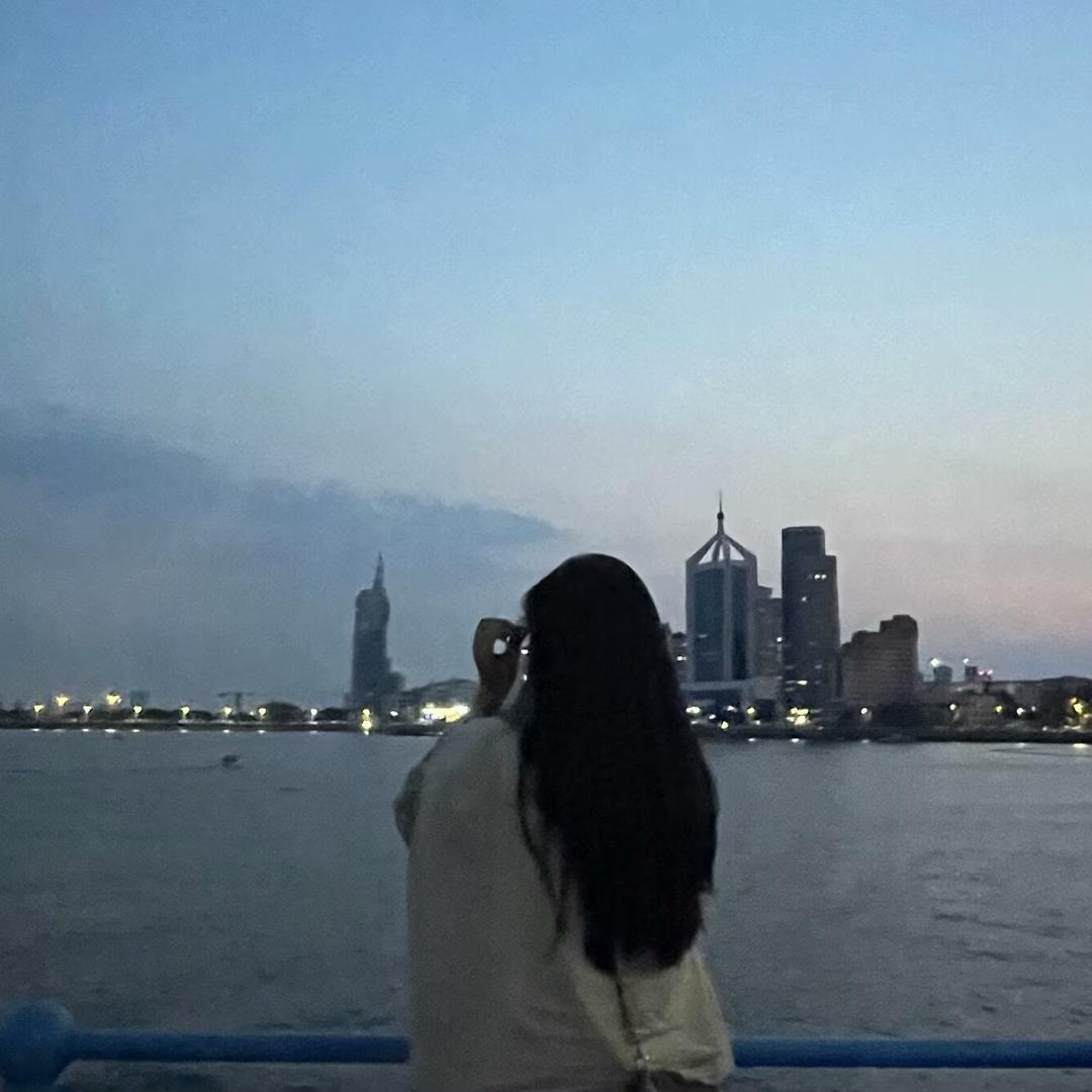 八 月 🍃