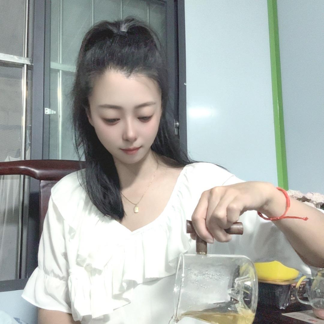 8月