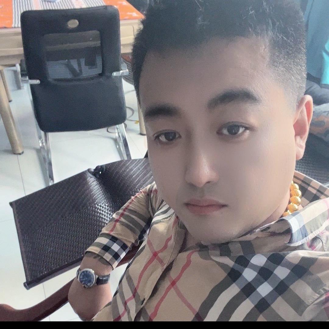 满身墨水味的男人