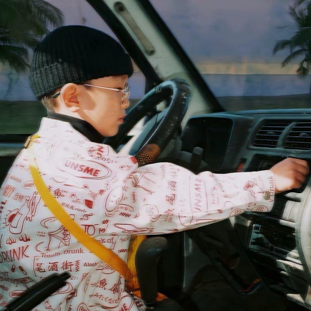 鱼塘里的翻肚鱼