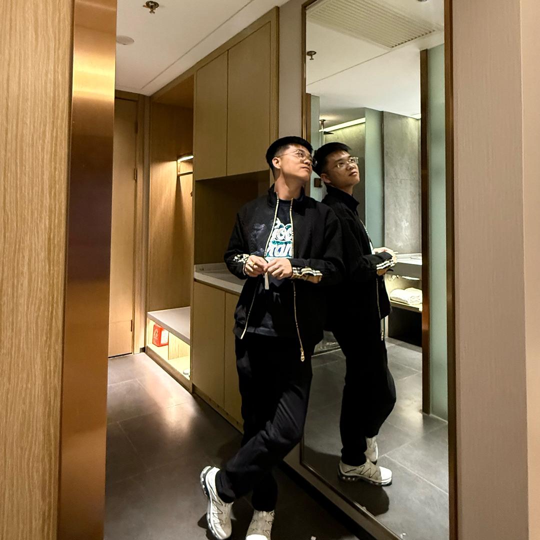 翻云.