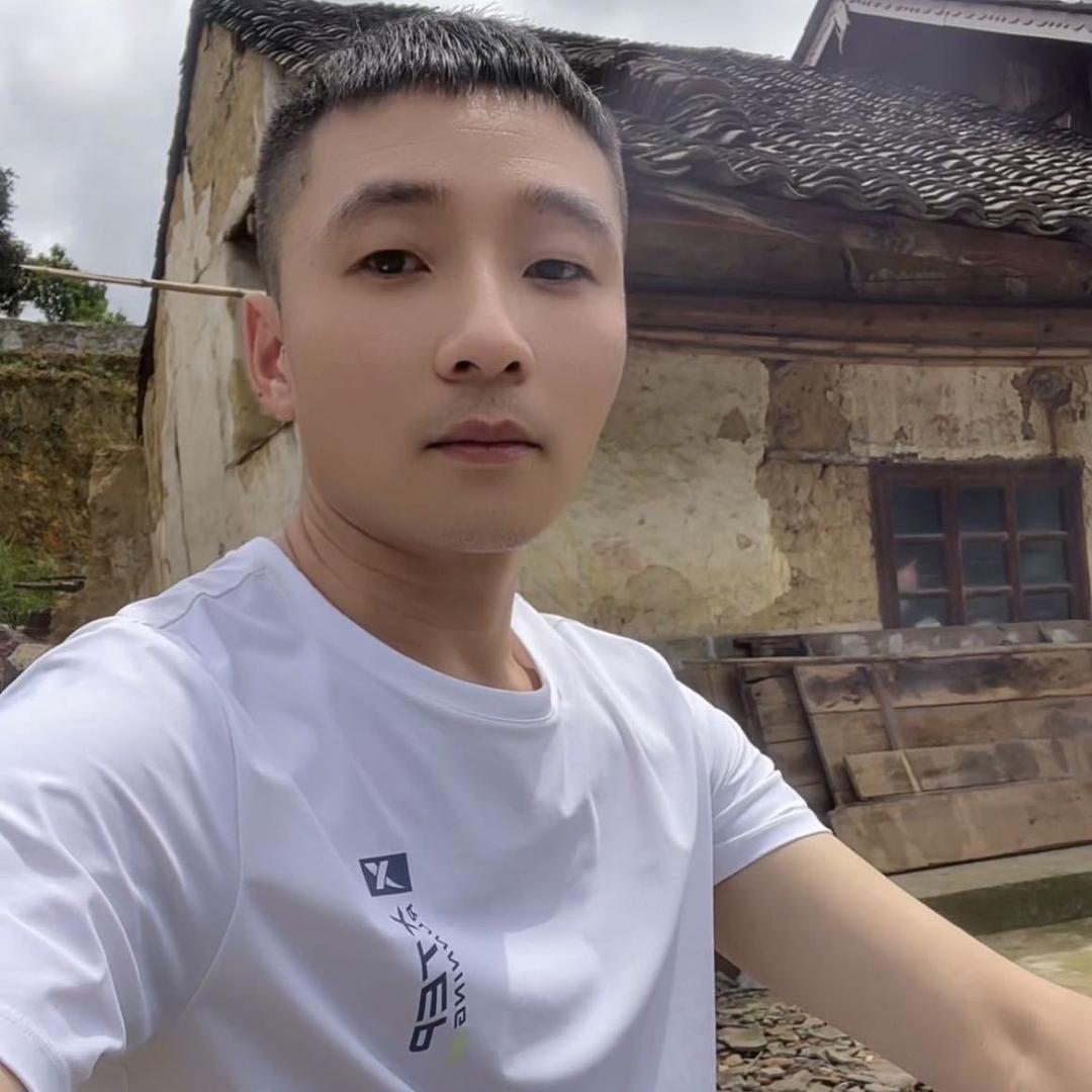 王💰看