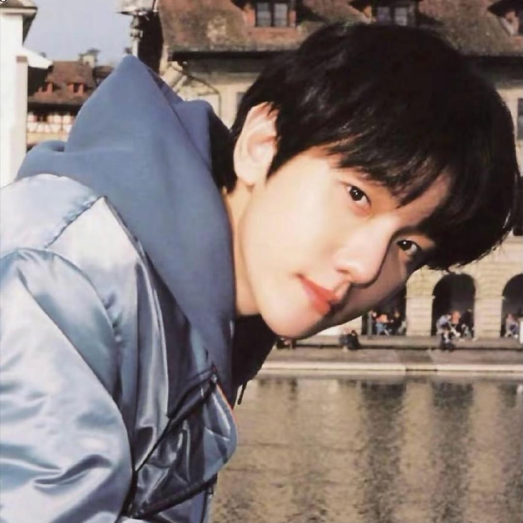 Lin⁻