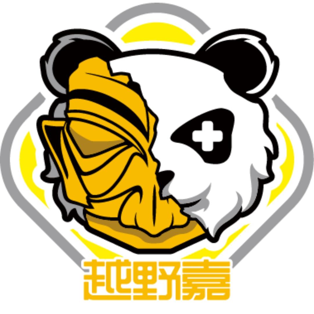 玩越野的嘉小诚