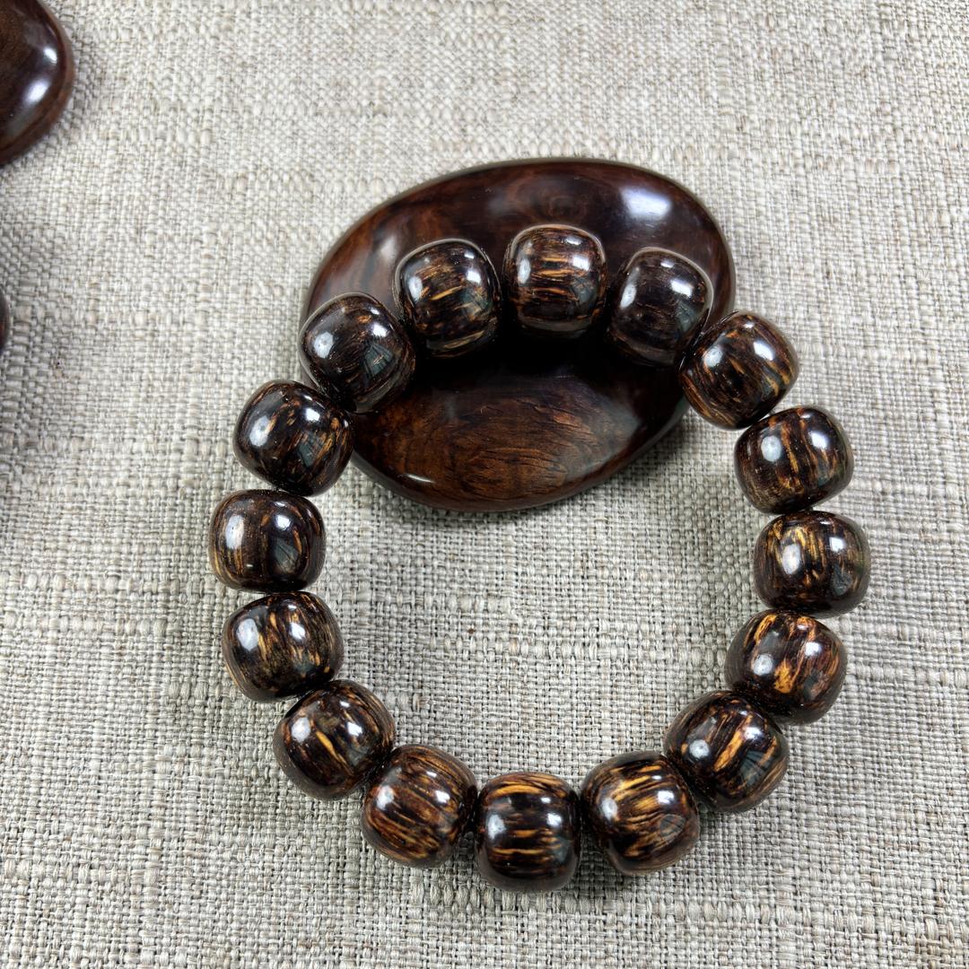 铁匠村海南黄花梨沉香花梨公小艾