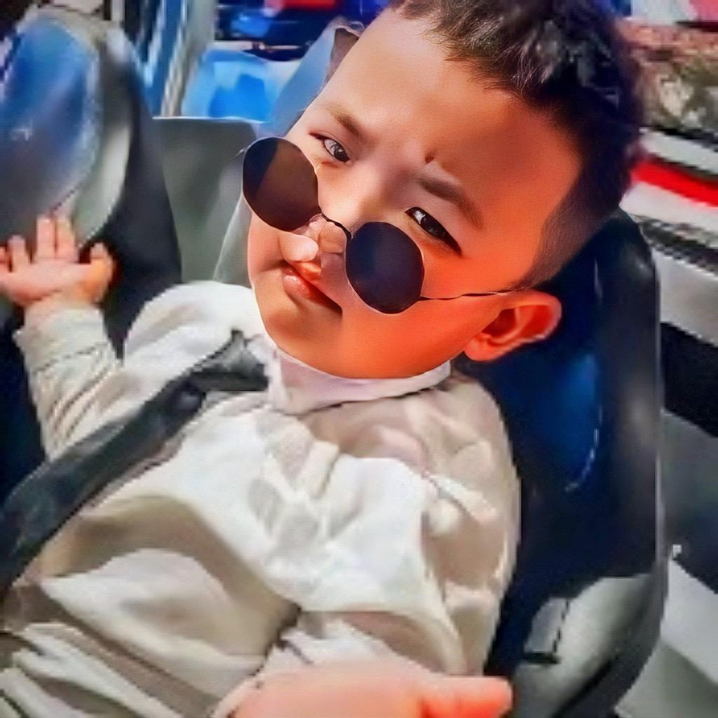 Mr.Y