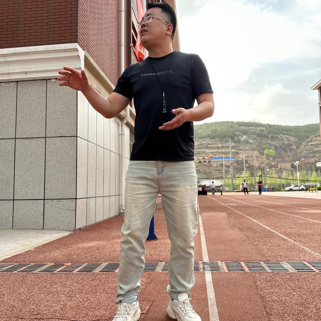 （胡哥）不生病的体育老师