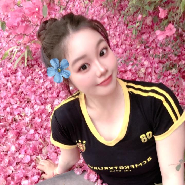 可雯穿搭💗