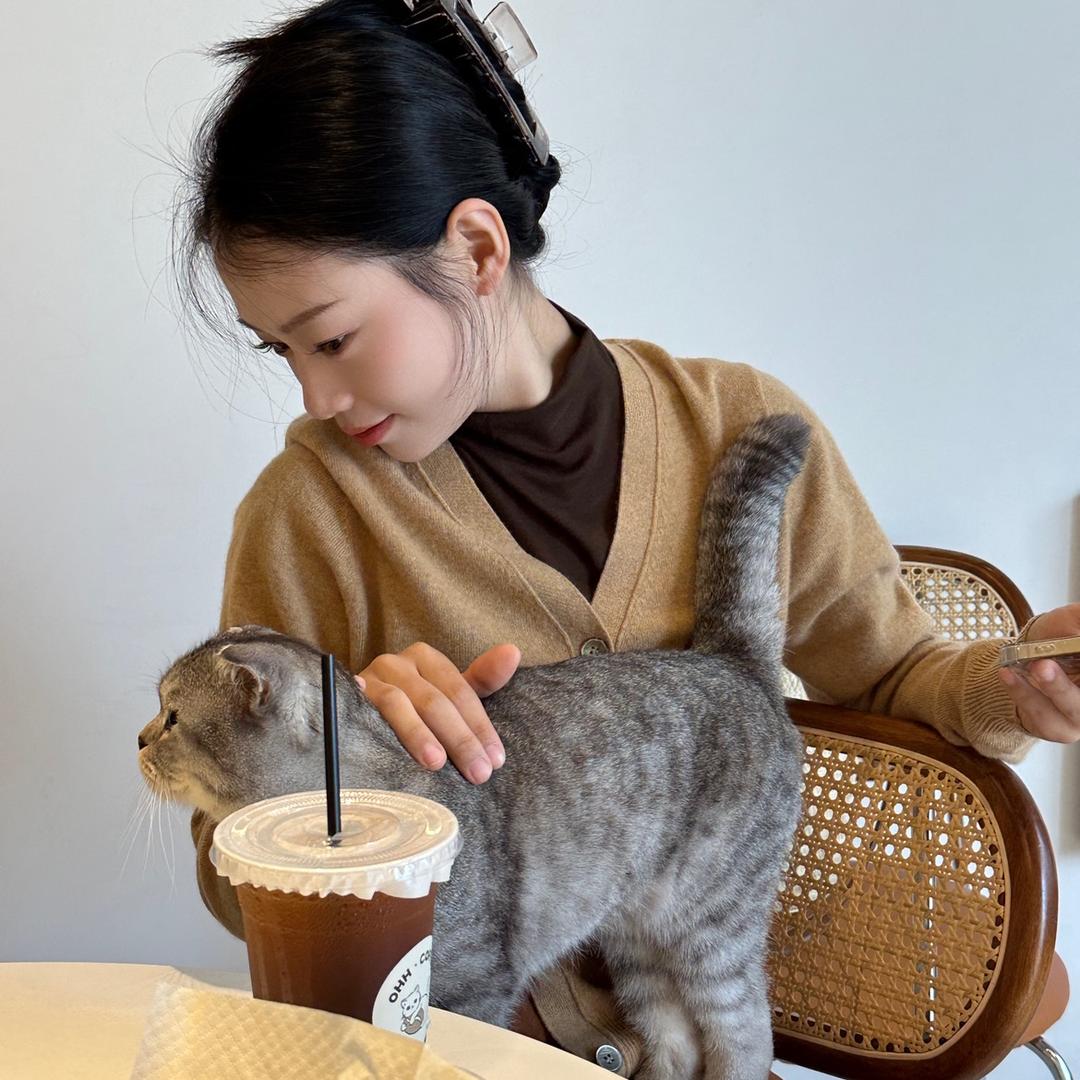 闲置的山楂树。