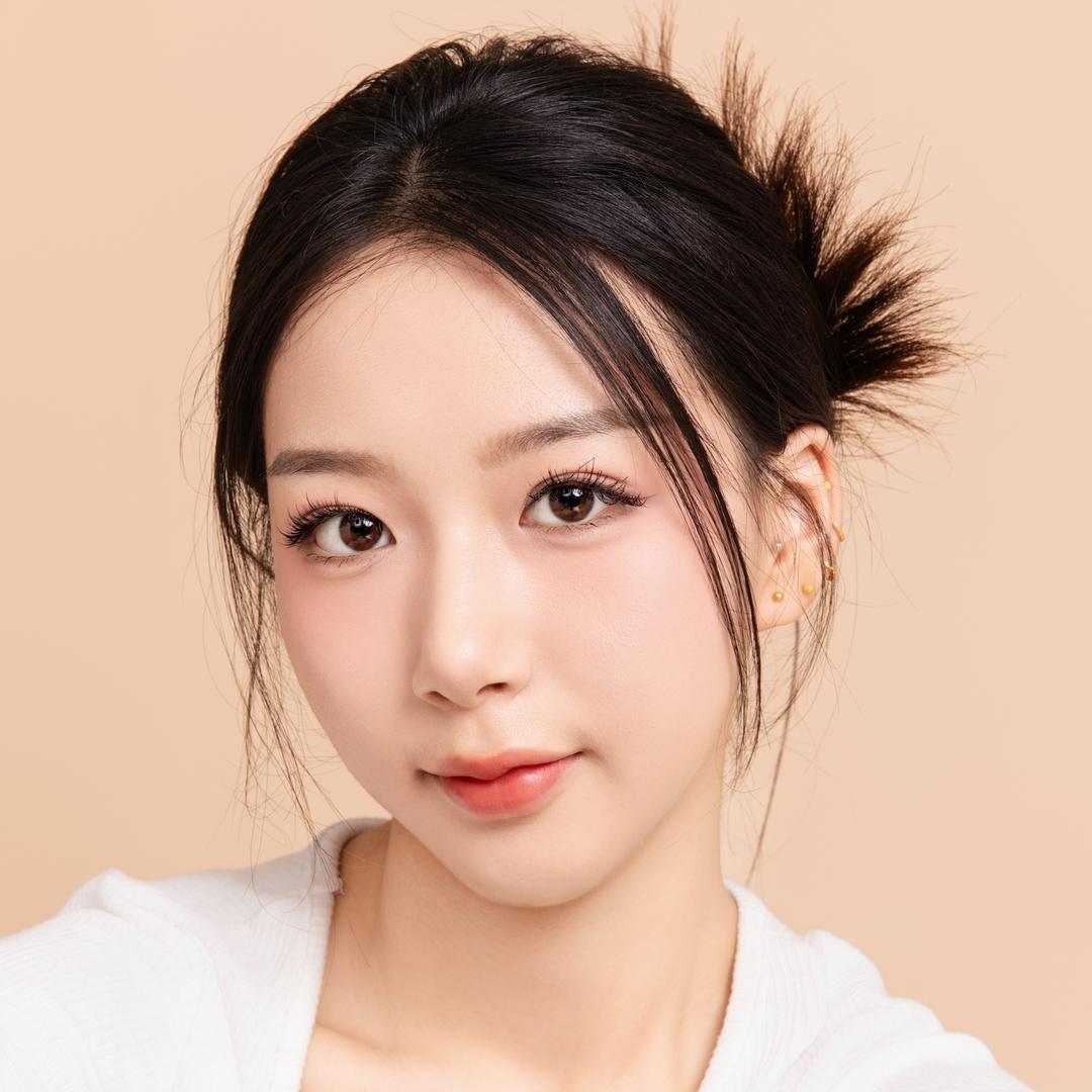 欣.