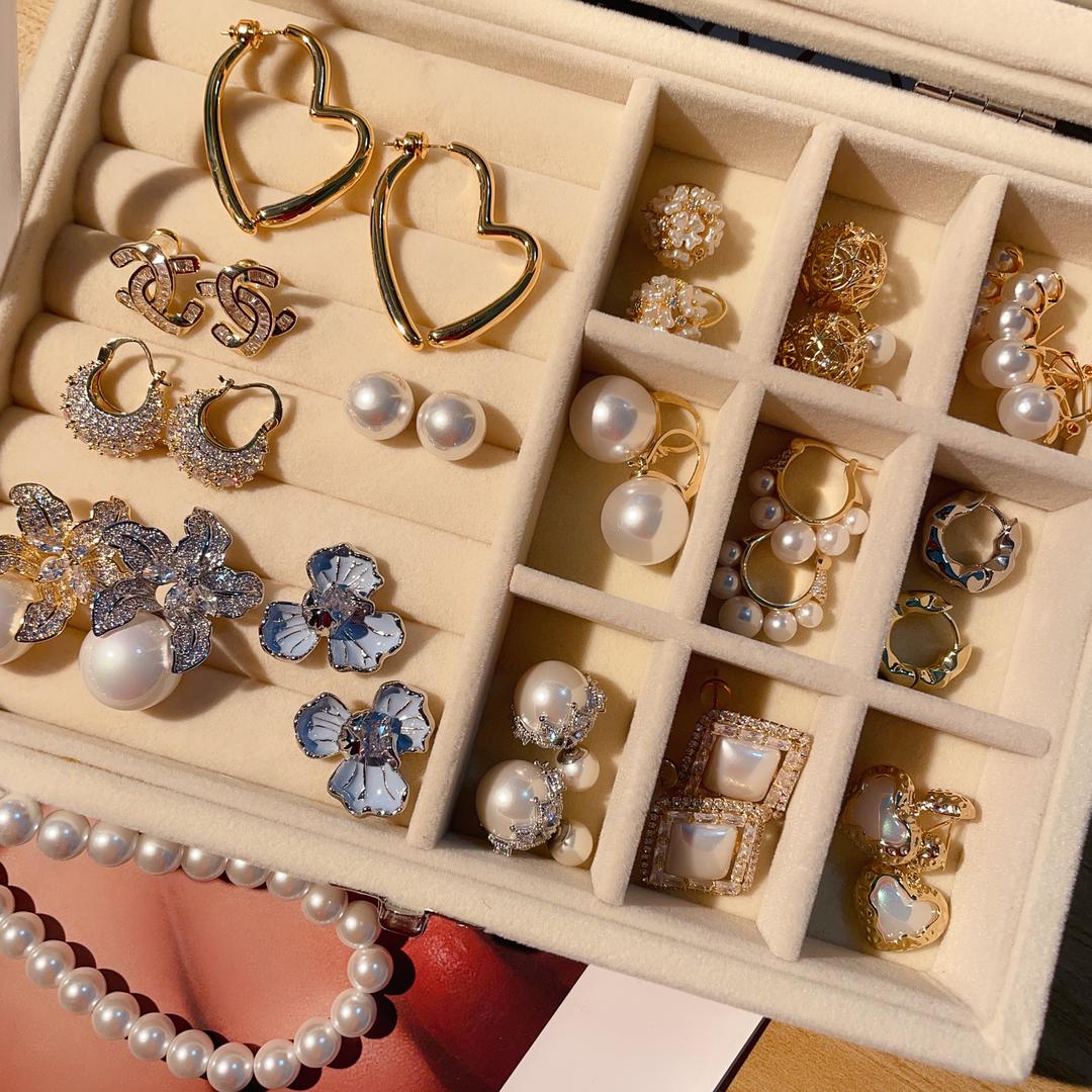 亭亭似月饰品店