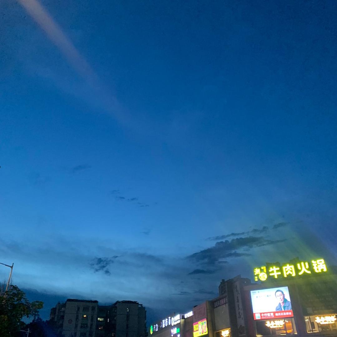 佐，耳钉