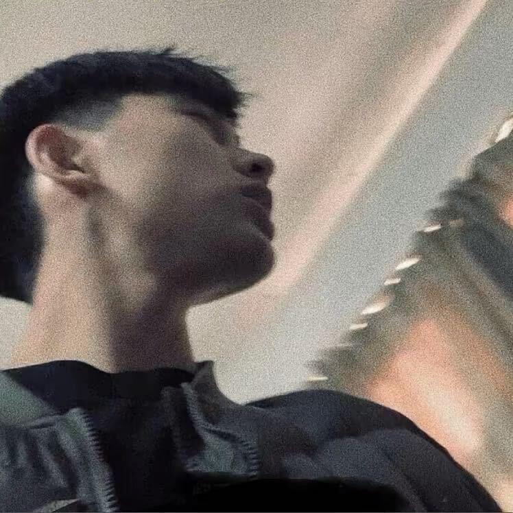 女王陛下的疯狗的主人朋友圈