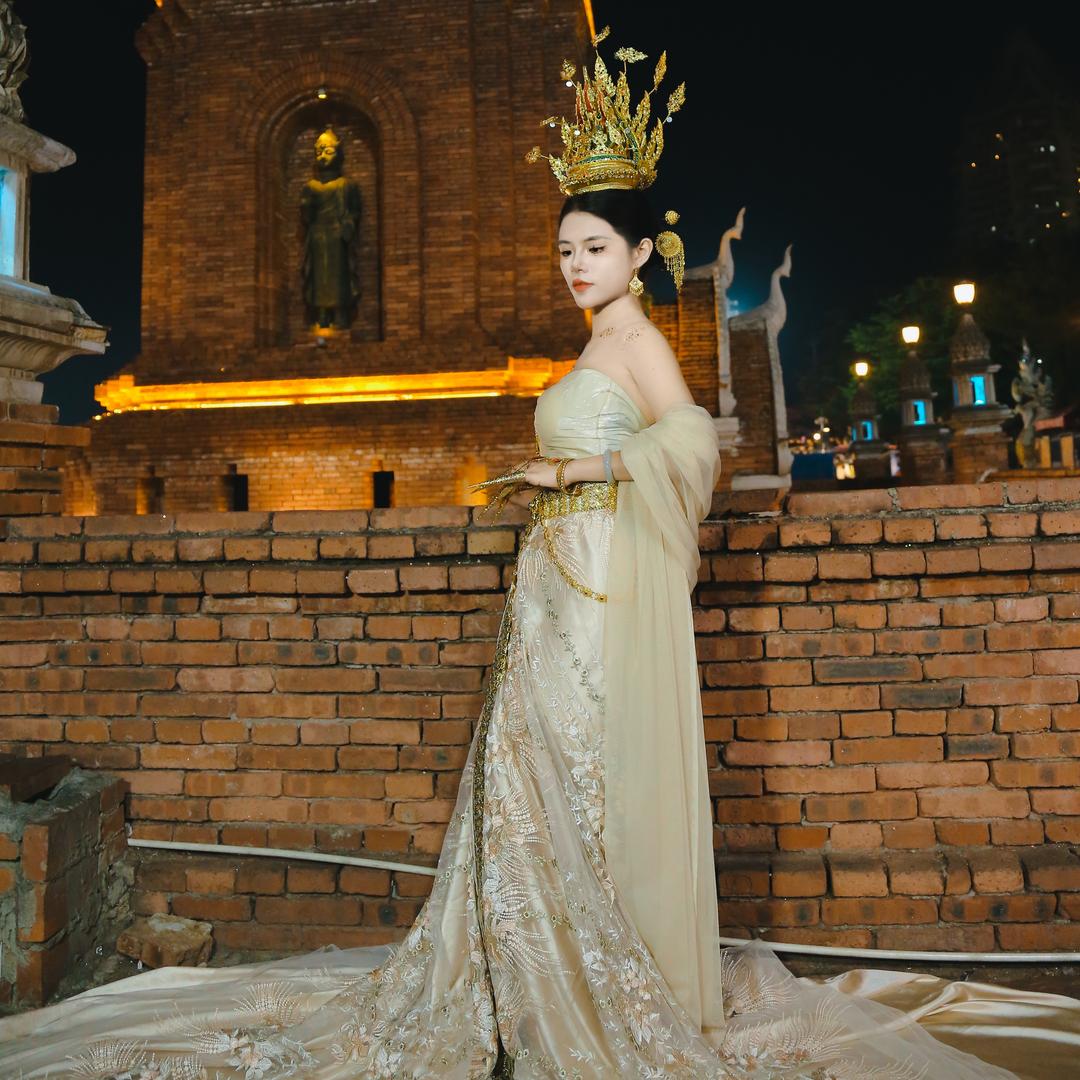 Mঞོ 敏姑娘៚