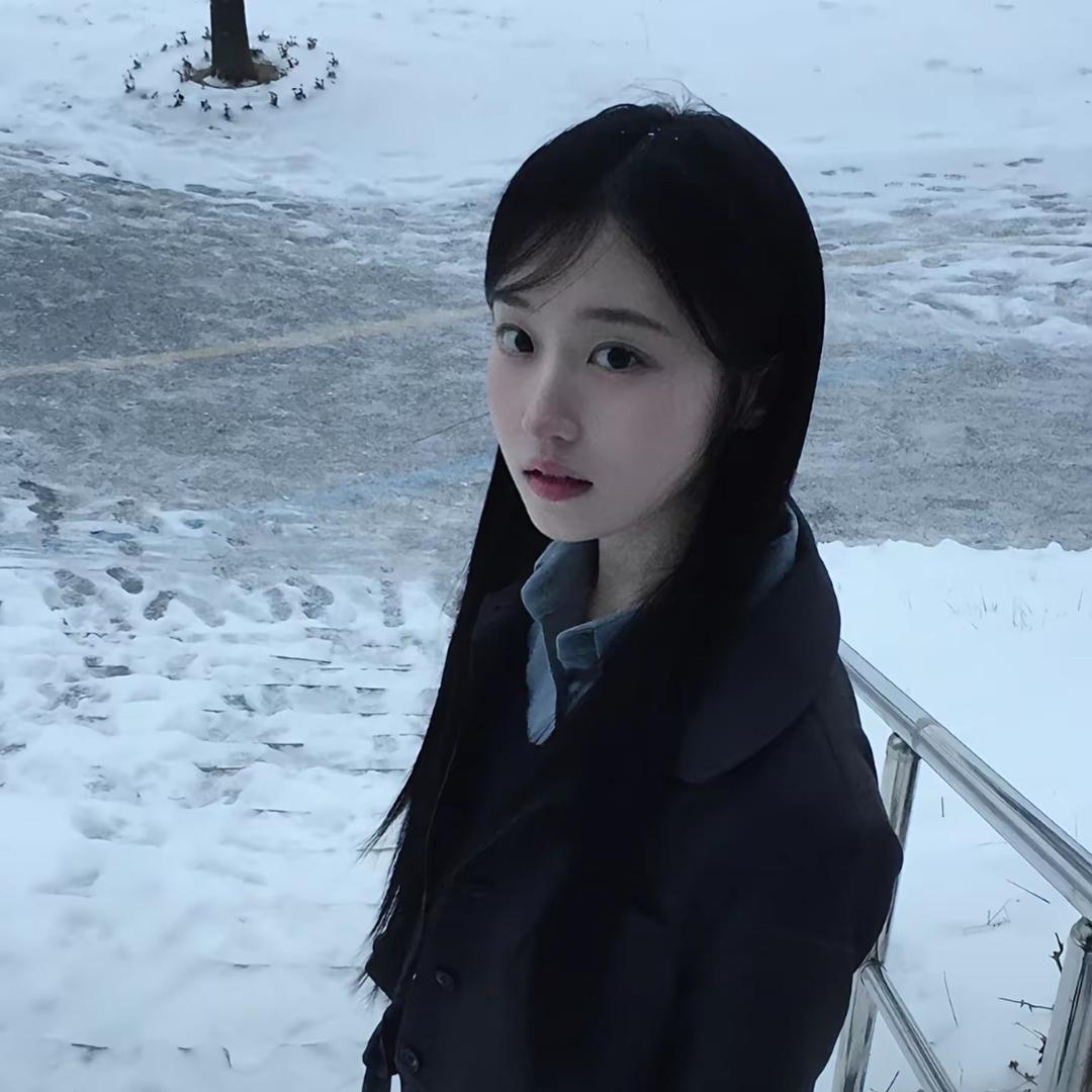 灰白黑.