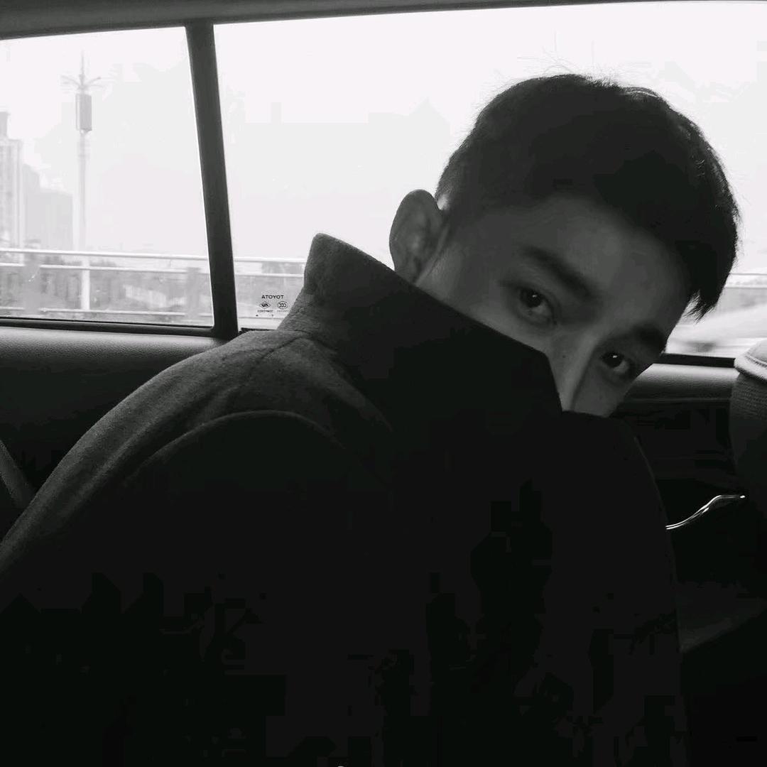 張阳.