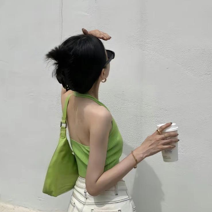 柒月服饰.
