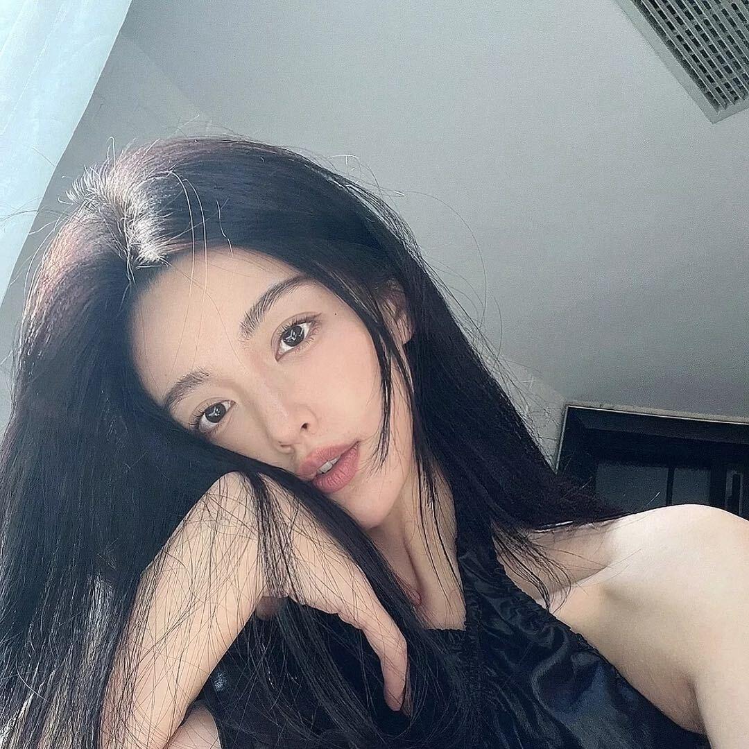 @-.