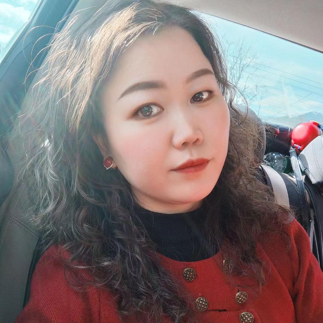 艳茸爱美食
