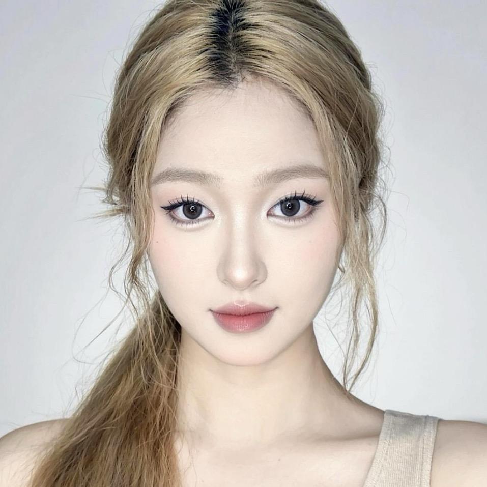 搓指甲的陈陈陈