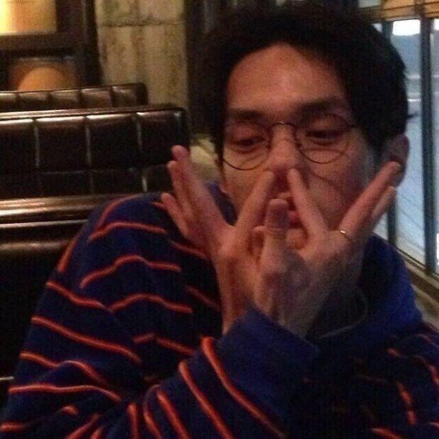 AAA肯德基疯狂星期四代吃小王