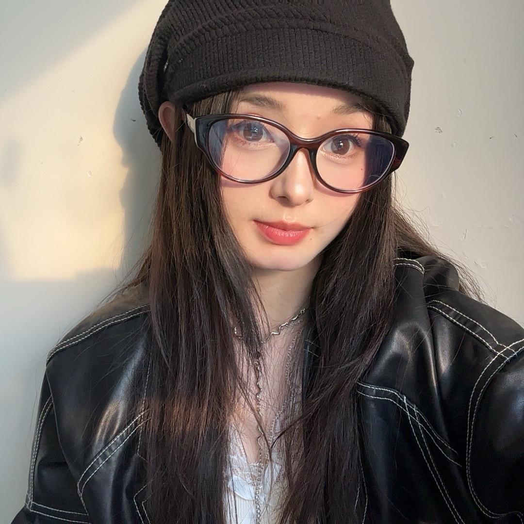 大三啊🐒（学化妆）