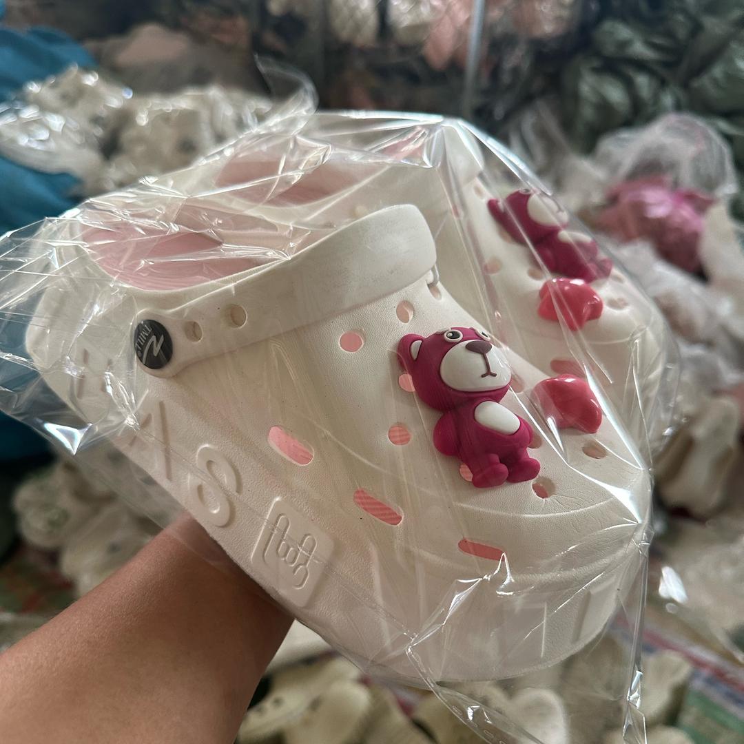 王姐鞋袜地摊商超贸易