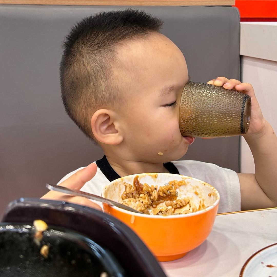和酸奶一起定制的成长册💋